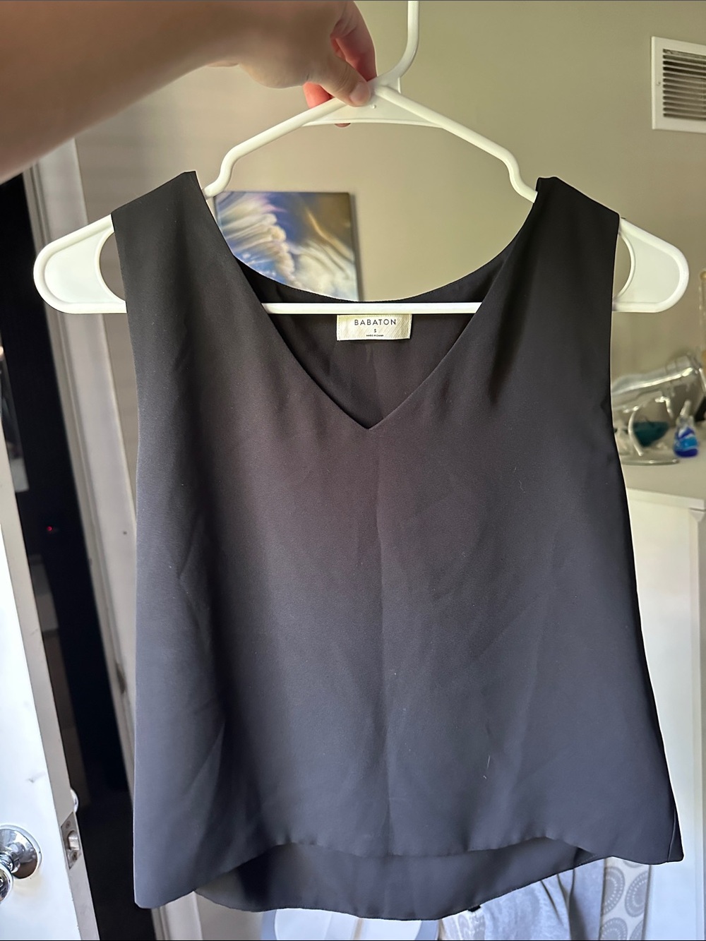 Babaton Black V-Neck Sleeveless Camisole